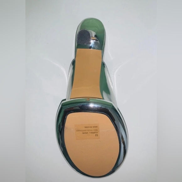 Fashion Nova Silver Chrome Mules - Rounded Platform Toe Heels - Picture 3 of 3